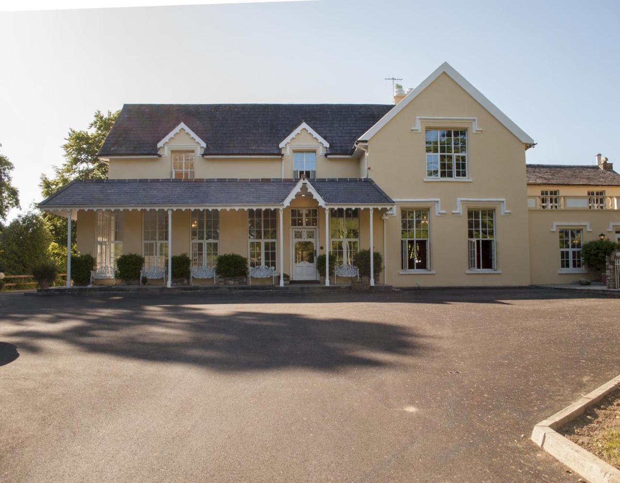 Greenway Manor 3*